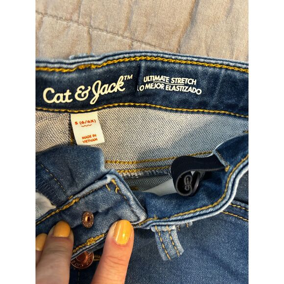 Cat & Jack Girl's Denim Skirt Dark Wash Snap Closure Adjustable Waist Size S - Picture 3 of 4